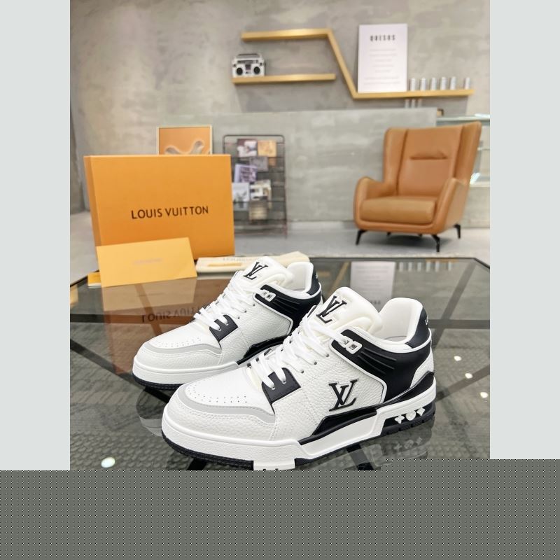 l**is V*t*n sneakers